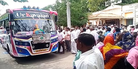 பெரியகுளம்: பதவியேற்ற கையோடு சுற்றுலா சென்ற திமுக கவுன்சிலர்கள் - என்ன காரணம்?