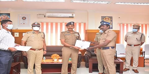 காவல்துறையினருக்கு பாராட்டுடன் அறிவுரையும் வழங்கிய டிஜிபி சைலேந்திர பாபு