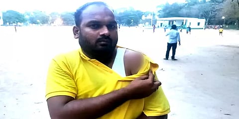 குடும்பத் தகராறு: குழந்தைகளின் கண் முன்னே மனைவியை வெட்ட முயன்ற கணவன்