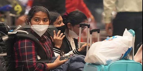 உக்ரைனில் பணயக் கைதிகளாக இந்தியர்கள்? இந்திய வெளியுறவுத்துறை விளக்கம்