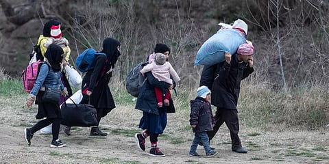 உக்ரைனில் ஒரு வாரப் போரில் இத்தனை அகதிகளா? ஐ.நா. வெளியிட்ட அதிர்ச்சி 'ரிப்போர்ட்'