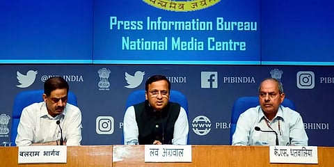 கொரோனா உயிரிழப்புகளில் எத்தனை சதவிதம் பேர் தடுப்பூசி போட்டுக்கொள்ளாதவர்கள்? -ரிப்போர்ட்