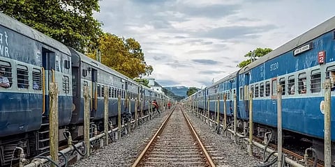 ரயில்களின் மோதலை தடுக்கும் புதிய தொழில்நுட்பம்: என்ன அது?