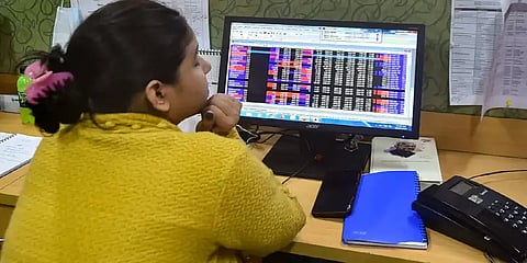 உக்ரைன் போர் எதிரொலி: சரிந்தது இந்திய முதலீட்டாளர்களின் பங்கு மதிப்பு