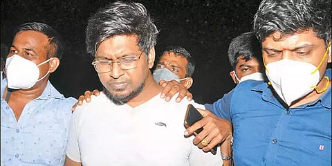 பப்ஜி மதனுக்கு சலுகை காட்டியதால் பணி மாற்றமா? - டாக்டர் நவீன் குமார் விளக்கம்