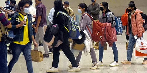 உக்ரைனிலிருந்து திரும்பிய மருத்துவ மாணவர்கள் நலனுக்காக உச்சநீதிமன்றத்தில் வழக்கு