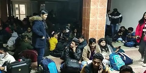 ”உக்ரைனில் உள்ள இந்தியர்கள் அனைவரும் வெளியேறுக” - இந்திய தூதரகம்