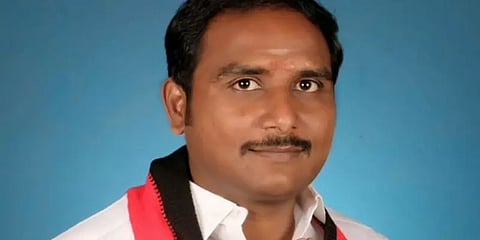 தொட்டியம் பேரூராட்சி துணைத் தலைவர் பதவியை ராஜினாமா செய்த திமுக கவுன்சிலர்