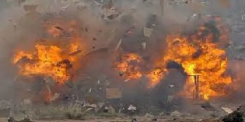 காஷ்மீரில் மக்கள் கூட்டம் அதிகமுள்ள இடத்தில் வெடிகுண்டு தாக்குதல் - ஒருவர் பலி