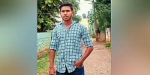 கன்னியாகுமரி: அதிமுக பிரமுகரின் மகன் கொலை செய்யப்பட்டு மணலில் புதைப்பு - இருவர் சரண்