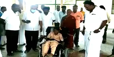 முதல்வருக்கு கோரிக்கை வைத்த மாற்றுத்திறனாளி மாணவி: ஓடிவந்து உதவிய எம்எல்ஏ