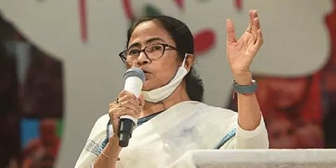 காங்கிரஸ் விரும்பினால் இணைந்து போட்டி - மம்தா பானர்ஜி அறிவிப்பு