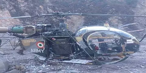 மீண்டும் ராணுவ ஹெலிகாப்டர் விபத்து - விமானி உயிரிழப்பு, துணை விமானிக்கு சிகிச்சை