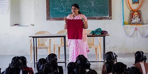 பள்ளி மாணவியரிடம் மாதவிடாய் குறித்த கேள்வி சர்ச்சை - பள்ளிக்கல்வித் துறை விளக்கம்