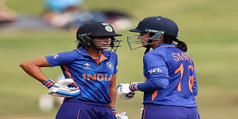 'என்னா அடி' வெஸ்ட் இண்டீசை வெளுத்த இந்திய மகளிர்: ஸ்கோர் எவ்வளவு ?