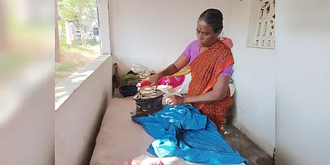 எளியோரின் வலிமைக் கதைகள் 21: கசங்கியதை கச்சிதமாக்கும் இவர்களின் வாழ்க்கை ஜொலிக்குமா?