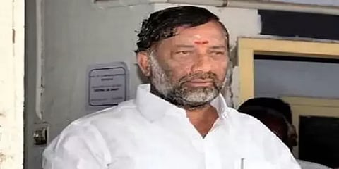 சென்னையில் அதிமுக அதிருப்தி நிர்வாகிகள் அவசர ஆலோசனை - யார், யார் தெரியுமா?