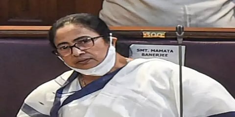 "பைத்தியத்துக்கு பதில் கூற முடியாது " - மம்தாவை கடுமையாக விமர்சித்த காங்கிரஸ் தலைவர்