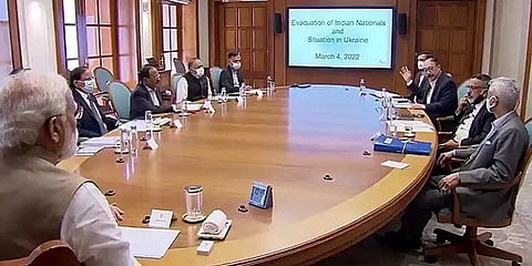 உக்ரைன் - ரஷ்யா போர்: பாதுகாப்பு நிலை குறித்து உயர்மட்ட ஆலோசனையில் பிரதமர் மோடி