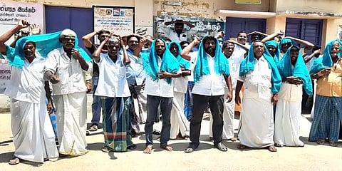 அமைச்சர் கீதா ஜீவனை கண்டித்து முக்காடு போடும் போராட்டம்