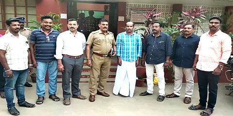 'அமைச்சரை தெரியும், அரசு வேலை வாங்கித் தருகிறேன்' என பெண்ணிடம் ரூ.8.5 லட்சம் மோசடி