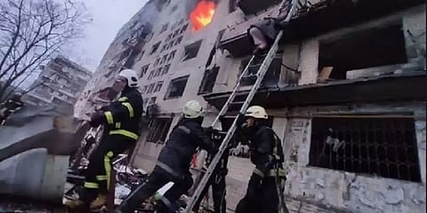 குடியிருப்பு கட்டடம் மீது தாக்குதல் நடத்தியதா ரஷ்யா? - உக்ரைன் குற்றச்சாட்டு