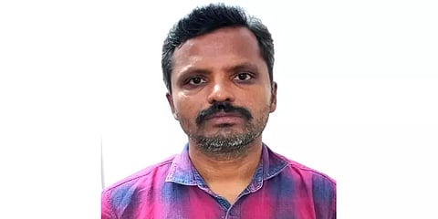 தாராபுரம்: மாணவிக்கு பாலியல் தொல்லை - அரசுப்பள்ளி ஆசிரியர் போக்சோவில் கைது