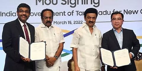 முதல்வர் முன்னிலையில் சாம்சங் நிறுவனத்துடன் ஒப்பந்தம்