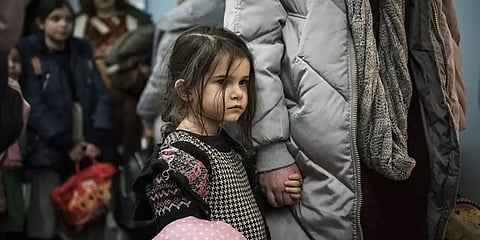 உக்ரைன்: ஒரு விநாடிக்கு ஒரு குழந்தை ஏதிலியாக வெளியேறுகிறது