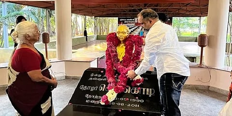 ’’எனக்காக போராடிய மற்றொரு தாய் செங்கொடி’’ - அஞ்சலி செலுத்திய பேரறிவாளன்