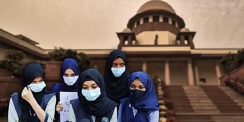 ``அம்பேத்கர் இருந்திருந்தால் கண்ணீர் சிந்தியிருப்பார்”- ஹிஜாப் வழக்கை தொடர்ந்த மாணவிகள்