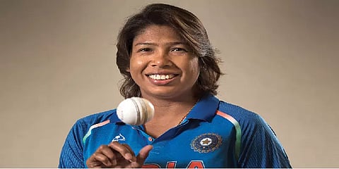 இதுவரை யாரும் தொடாத மைல்கல்! - வரலாறு படைத்த வேகப்பந்து வீச்சாளர் ஜூலன் கோஸ்வாமி