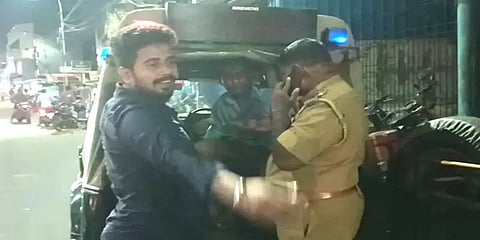 மதுக்கடையில் கள்ள நோட்டுகளை மாற்ற முயன்ற நபர் கைது