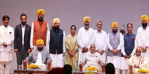 பஞ்சாபில் அமைச்சரவைக்கு 10 பேர் பதவியேற்பு