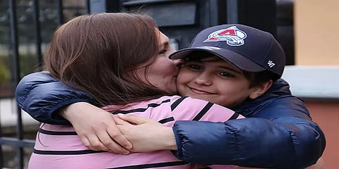 வெறும் மொபைல் எண் உடன் 1000 கி.மீ பயணம்.. தாயுடன் மீண்டும் இணைந்த உக்ரைன் சிறுவன்!