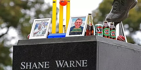 தந்தையின் உடலை சுமந்த மகன் - மெல்போர்னில் நடந்த ஷேன் வார்னே இறுதி சடங்கு