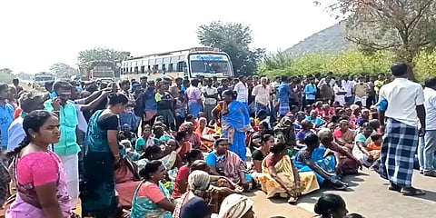 தேனி: மாணவியின் மரணத்தில் மர்மம் - உறவினர்கள் சாலை மறியல் ஏன்?