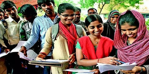 தாலிக்குத் தங்கம் வேண்டுமா? பெண்களுக்கு கல்வி வேண்டுமா? : ஆதரவும்.. எதிர்ப்பும்-ஓர் அலசல்