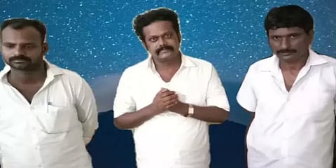 மதுரை: திமுக கொடியுடன் வந்த காரில் 2.5 கிலோ திமிங்கல எச்சம் கடத்தல் - 3 பேர் கைது