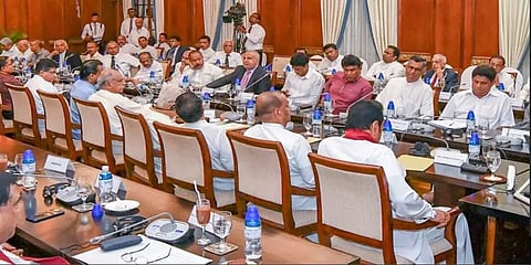 இலங்கையில் இன்று அனைத்துக் கட்சிகள் கூட்டம்- பொருளாதார நெருக்கடி குறித்து முக்கிய ஆலோசனை