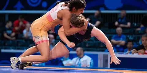 10 மல்யுத்த வீராங்கனைகளுக்கு ஆசிய சாம்பியன்ஷிப் தகுதிப் போட்டியில் விளையாடத் தடை - ஏன்?