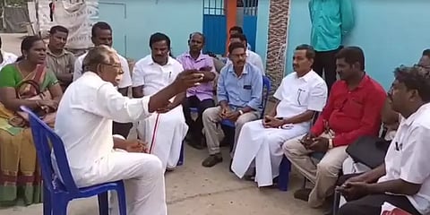 பட்டியலின மக்கள் ஊருக்குள் வருவதை தடுக்க `தீண்டாமை வேலி’? - திருவள்ளூரில் பரபரப்பு புகார்