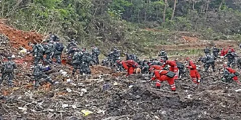 விபத்துக்குள்ளான சீன விமானத்தின் கருப்புப் பெட்டி தேடும் பணி தீவிரம்