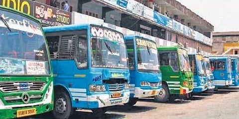 கேரள தனியார் பேருந்து ஓட்டுநர்கள் வேலைநிறுத்தப் போராட்டம் - பயணிகள் அவதி