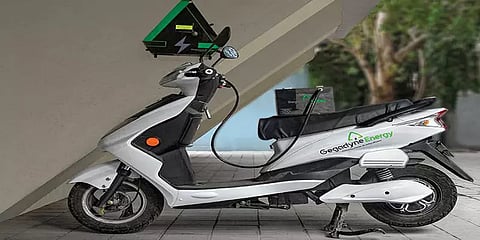 தீப்பற்றி விபத்துள்ளாகும் சம்பவங்கள்.. பேட்டரி வாகனங்கள் வாங்குவோர் கவனத்திற்கு!