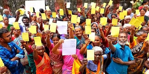 நகைக்கடன் முறைகேடு - வில்லிசேரி தொடக்க வேளாண்மை கூட்டுறவு சங்க அதிகாரிகள் சஸ்பெண்ட்