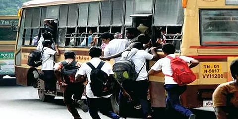 ’பள்ளி மாணவர்கள் இப்படி நடந்து கொள்வது வருத்தமாக உள்ளது’ - அமைச்சர் அன்பில் மகேஷ்