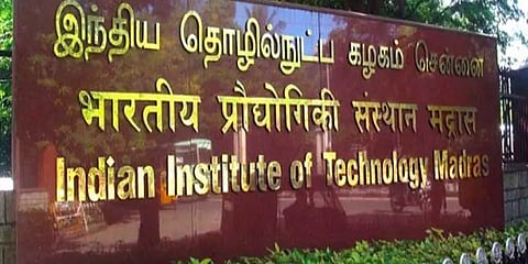 பட்டியலின மாணவியை பாலியல் வன்கொடுமை செய்த புகார் - ஐஐடி முன்னாள் மாணவர் கைது