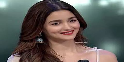 ஆர்ஆர்ஆர் திரைப்படத்தில் குறைவான காட்சிகள்- அதிருப்தியில் இருக்கிறாரா ஆலியா பட்?