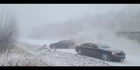 பனி மூட்டத்தில் ஒன்றன் மீது ஒன்றாக வாகனங்கள் மோதி மூவர் பலி! வெளியான பகீர் வீடியோ!